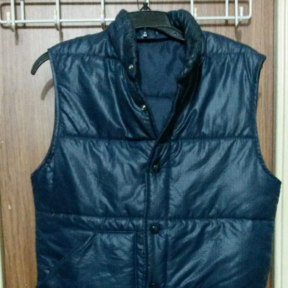 Puffed Vest With Snaps - Picture 13 of 16